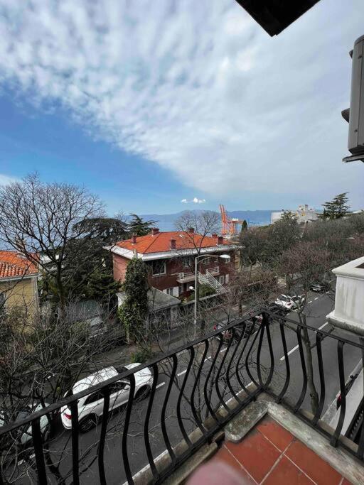 Apartment Alessio - Sea View Rijeka Exterior foto